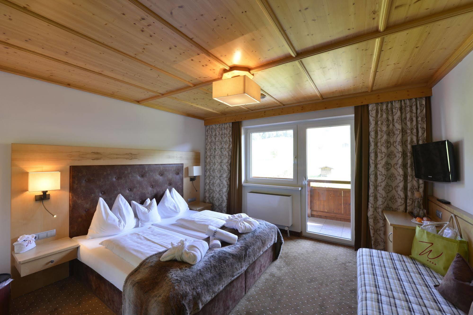 Hotel & Alpin Lodge Der Wastlhof Niederau Exterior foto
